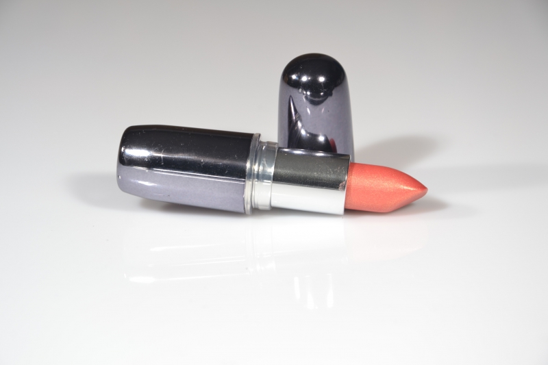 esthetique-HYERES-min_lipstick-273109